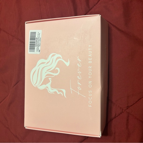 Synthetic Curly/Wavy Wig - Picture 1 of 3